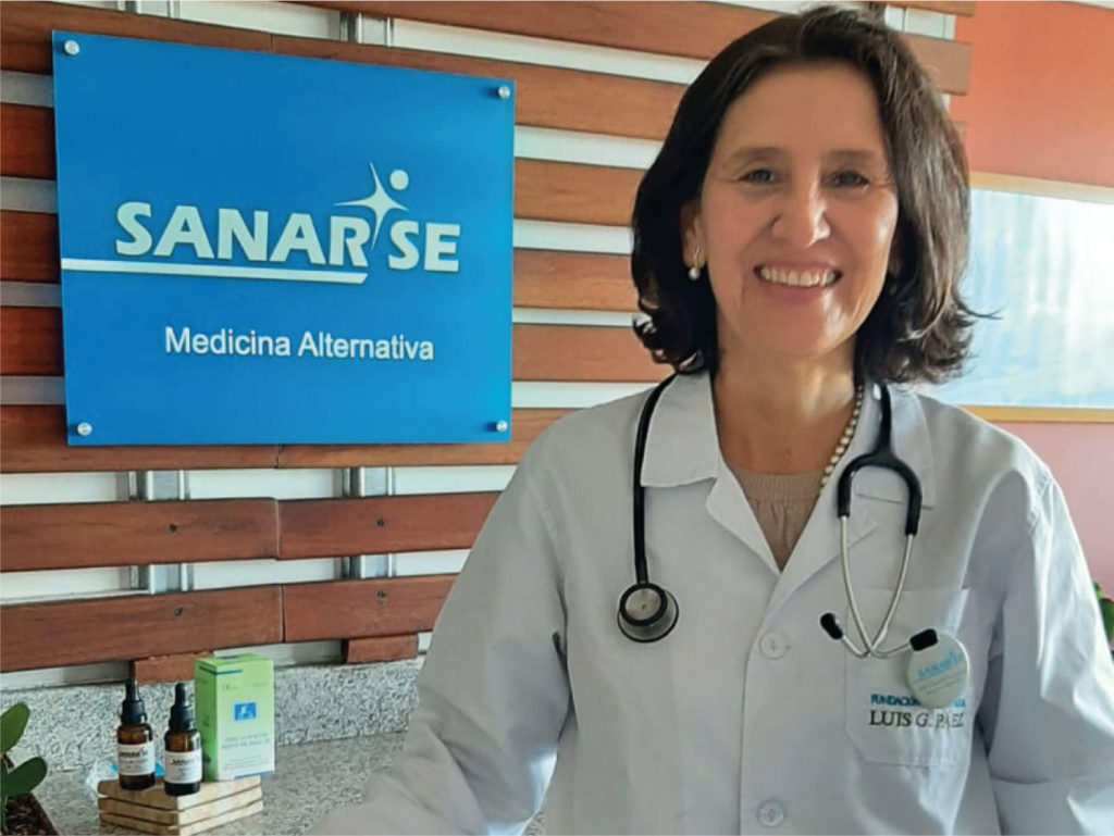 Foto doctora sonriente